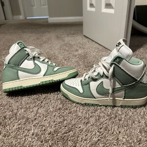 Nike Dunk High 1985 Enamel Green Size W 6.5